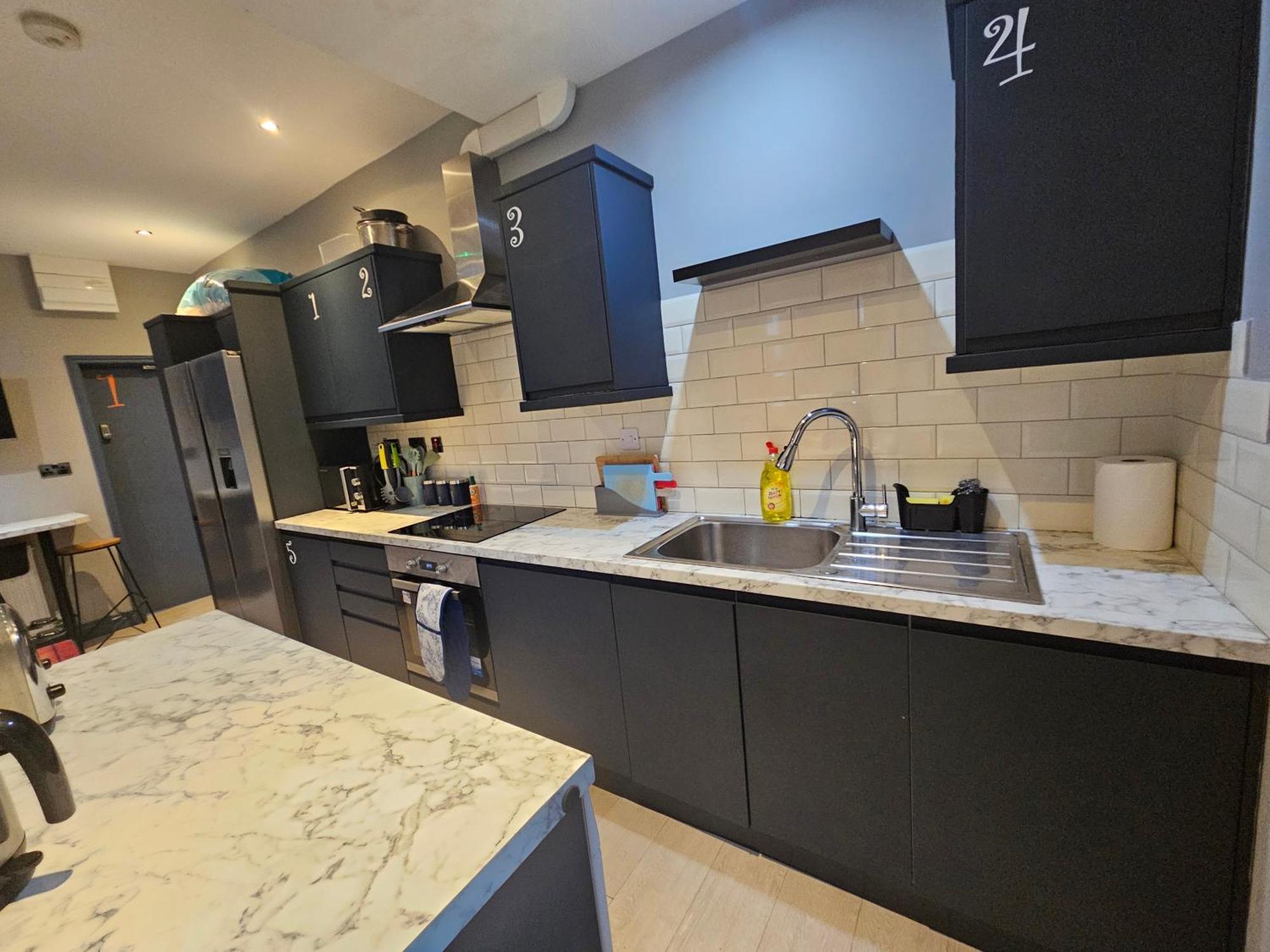 Tudor Road House Leicester Exterior photo